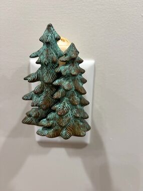 Bath & Body Works Green Patina Pine Tree Plug-In wallflower